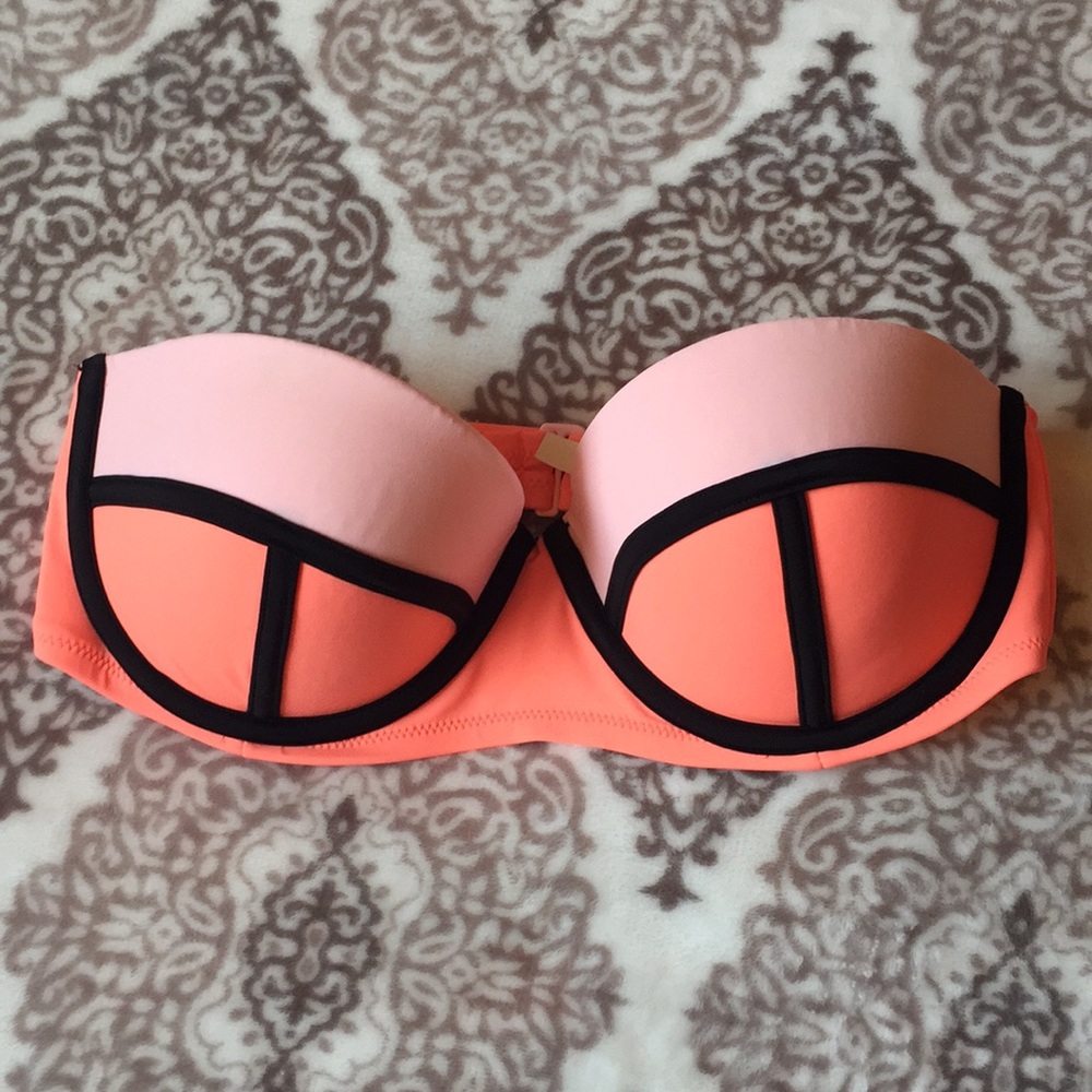 Victoria’s Secret Strapless Top (includes straps)